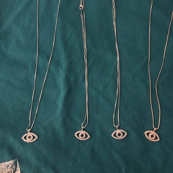 Silver or rose gold evil eye necklace for women - Picture 3 of 5